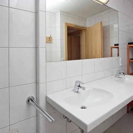 شاليه Deluxe Chalet With Pool In Koenigsleiten *