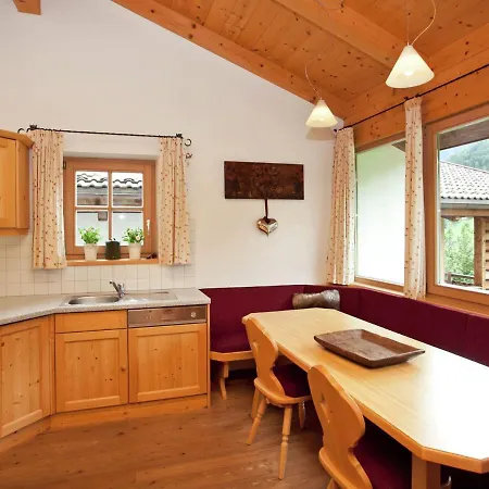 شاليه Deluxe Chalet With Pool In Koenigsleiten والد ام بينزاغو