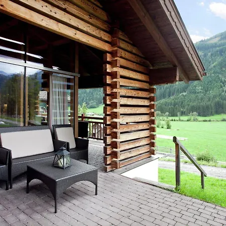Deluxe Chalet With Pool In Koenigsleiten شاليه *